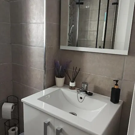 10 Min. Patios,muy Cerca Teatro La Axerquia Apartman